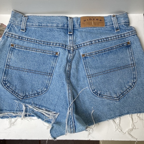 Vintage Riders Cut-Off Jean Shorts - Picture 7 of 10